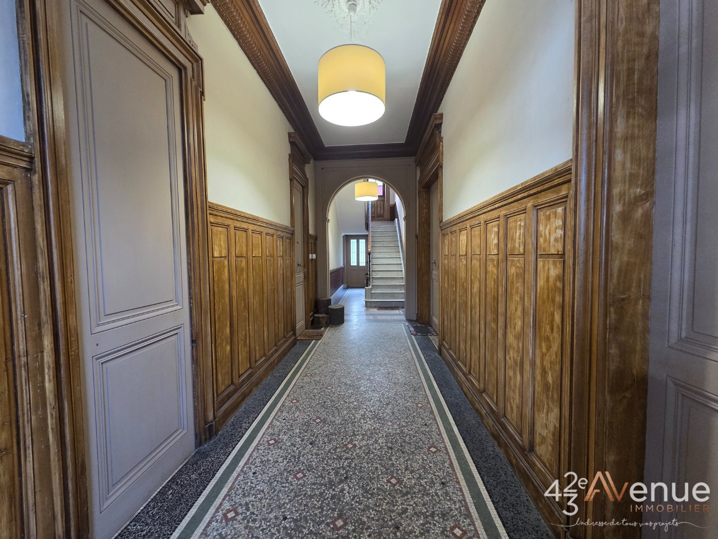 APPARTEMENT T5 A VENDRE - ST ETIENNE BELLEVUE - 128.42 m2 - 230�000�&euro;