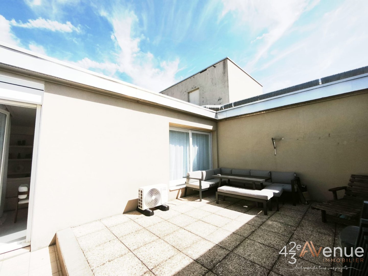 APPARTEMENT T5 A VENDRE - ST ETIENNE BELLEVUE - 118 m2 - 299 000 &euro;