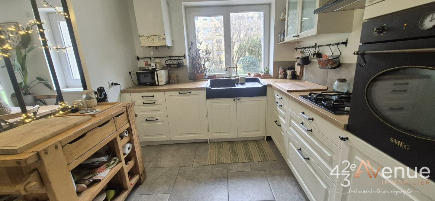 APPARTEMENT T5 A VENDRE - ST ETIENNE BERGSON - 143.68 m2 - 188�000�&euro;