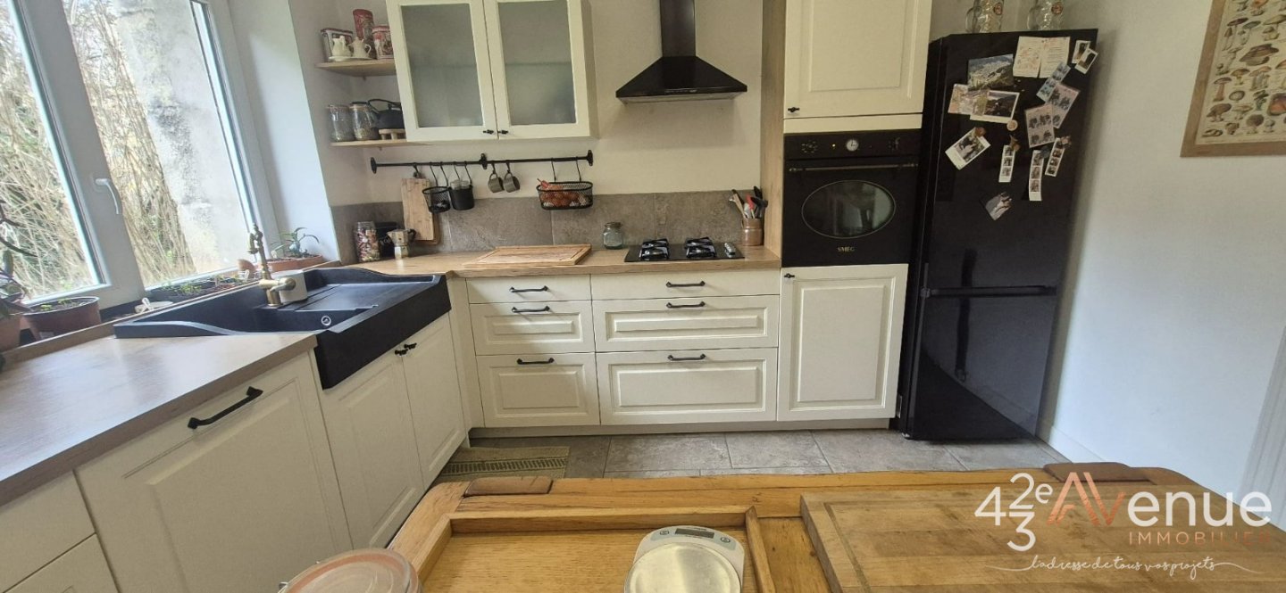 APPARTEMENT T5 A VENDRE - ST ETIENNE BERGSON - 143.68 m2 - 188�000�&euro;