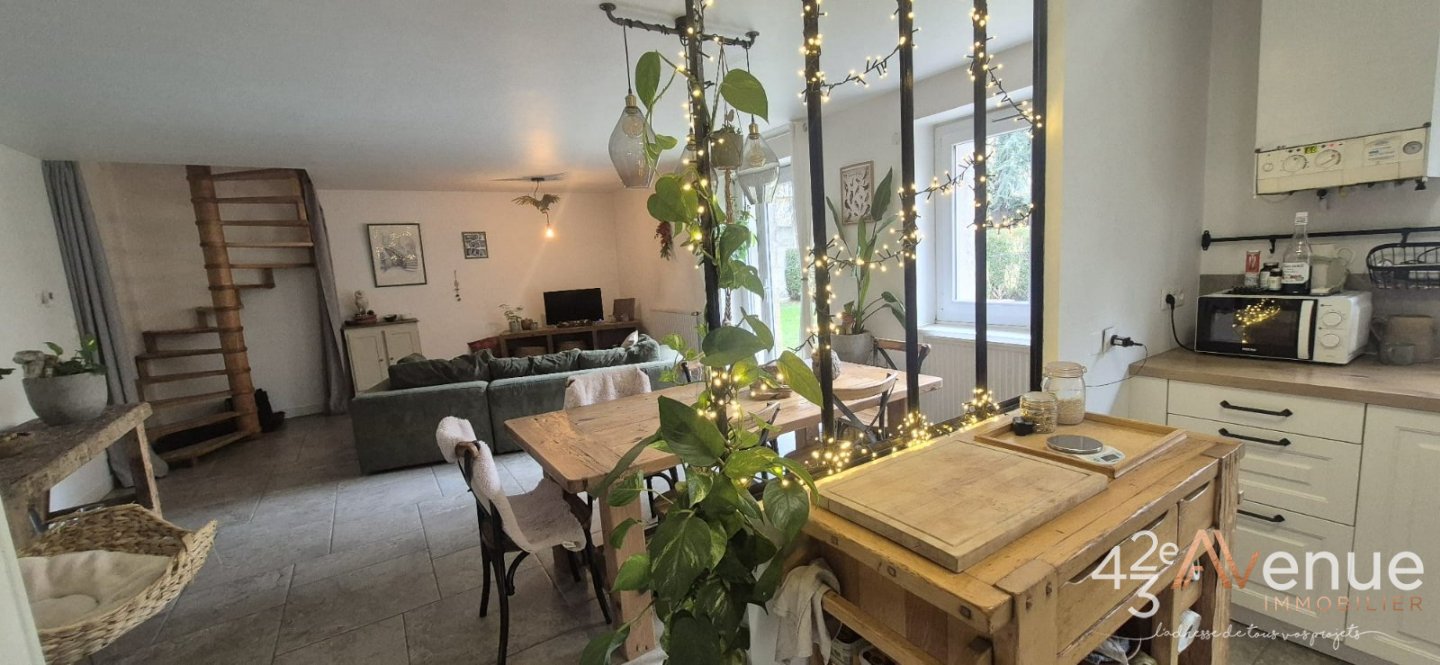 APPARTEMENT T5 A VENDRE - ST ETIENNE BERGSON - 143.68 m2 - 188�000�&euro;