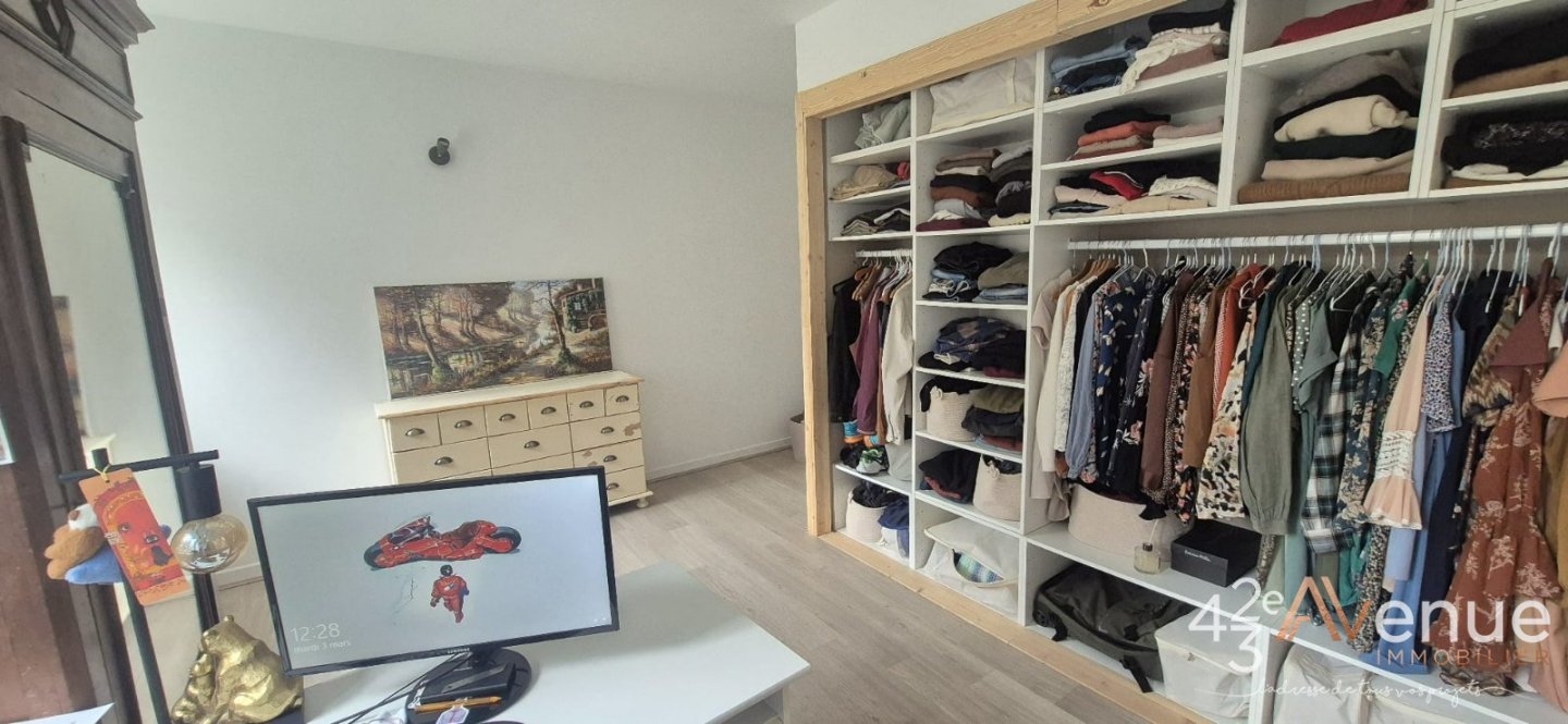 APPARTEMENT T5 A VENDRE - ST ETIENNE BERGSON - 143.68 m2 - 188�000�&euro;