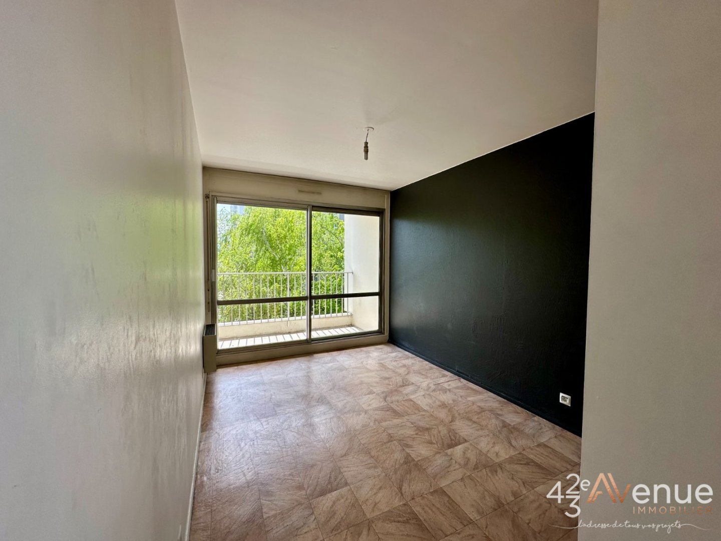 APPARTEMENT T5 A VENDRE - ST ETIENNE BERGSON - 103.31 m2 - 119 000 &euro;