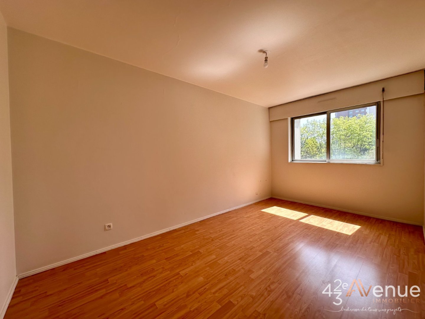 APPARTEMENT T5 A VENDRE - ST ETIENNE BERGSON - 103.31 m2 - 119 000 &euro;