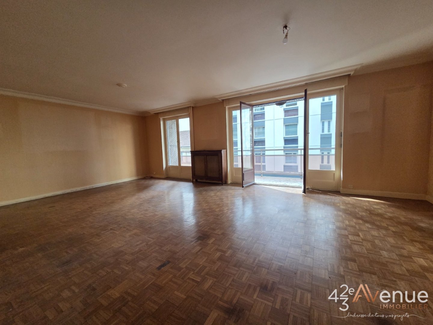 APPARTEMENT T5 A VENDRE - ST ETIENNE CARNOT - 141.96 m2 - 144�500�&euro;