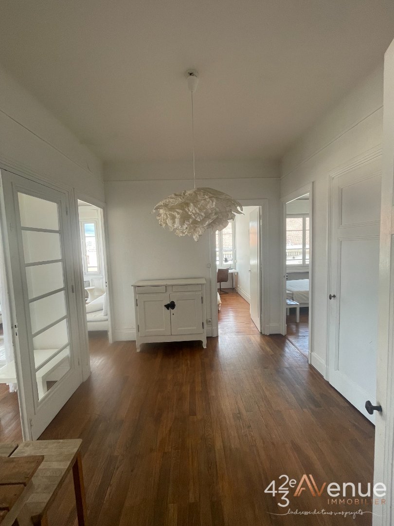 APPARTEMENT T5 A VENDRE - ST ETIENNE CENTRE VILLE - 90.62 m2 - 149000€