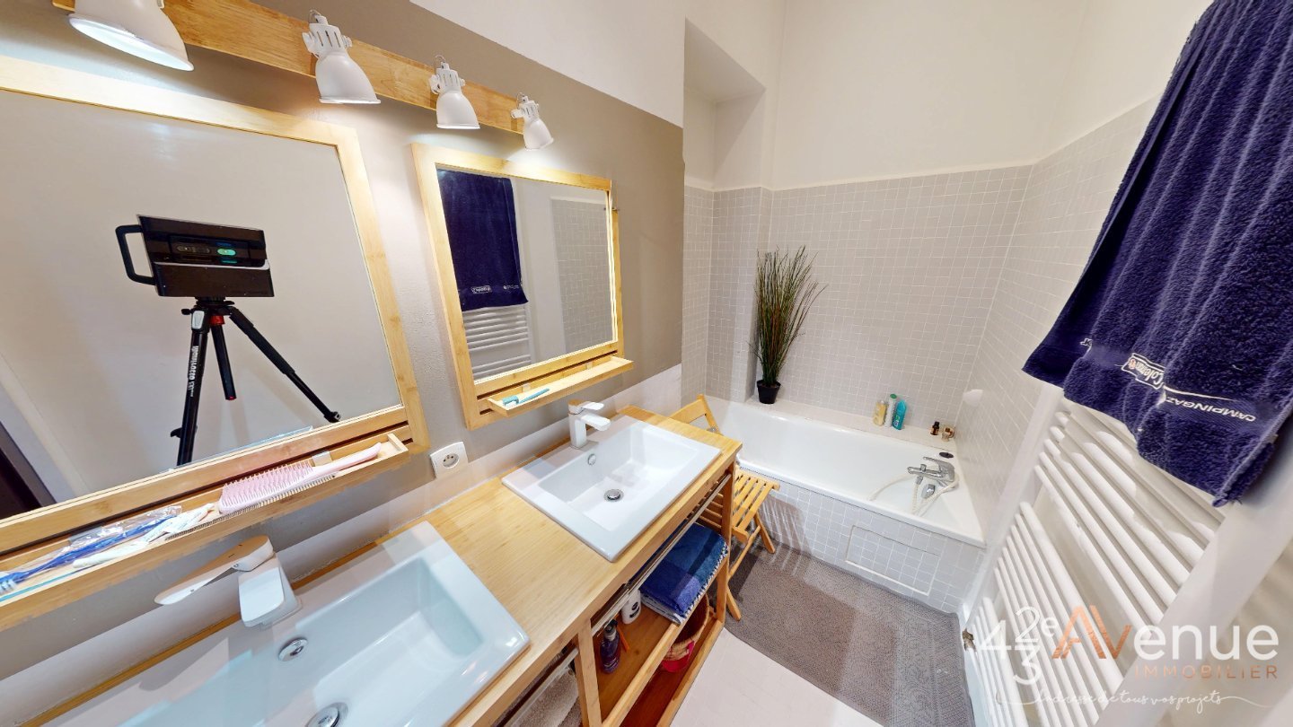 APPARTEMENT T5 A VENDRE - ST ETIENNE CENTRE VILLE - 129.51 m2 - 239000€