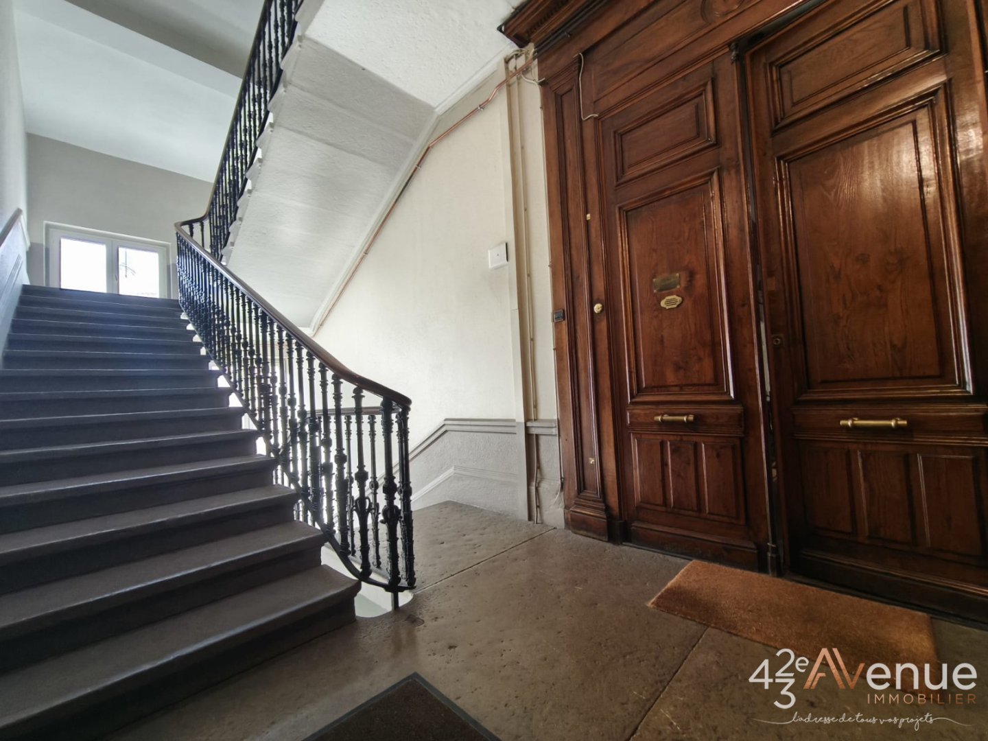 APPARTEMENT T5 A VENDRE - ST ETIENNE CENTRE VILLE - 208.22 m2 - 268�000�&euro;