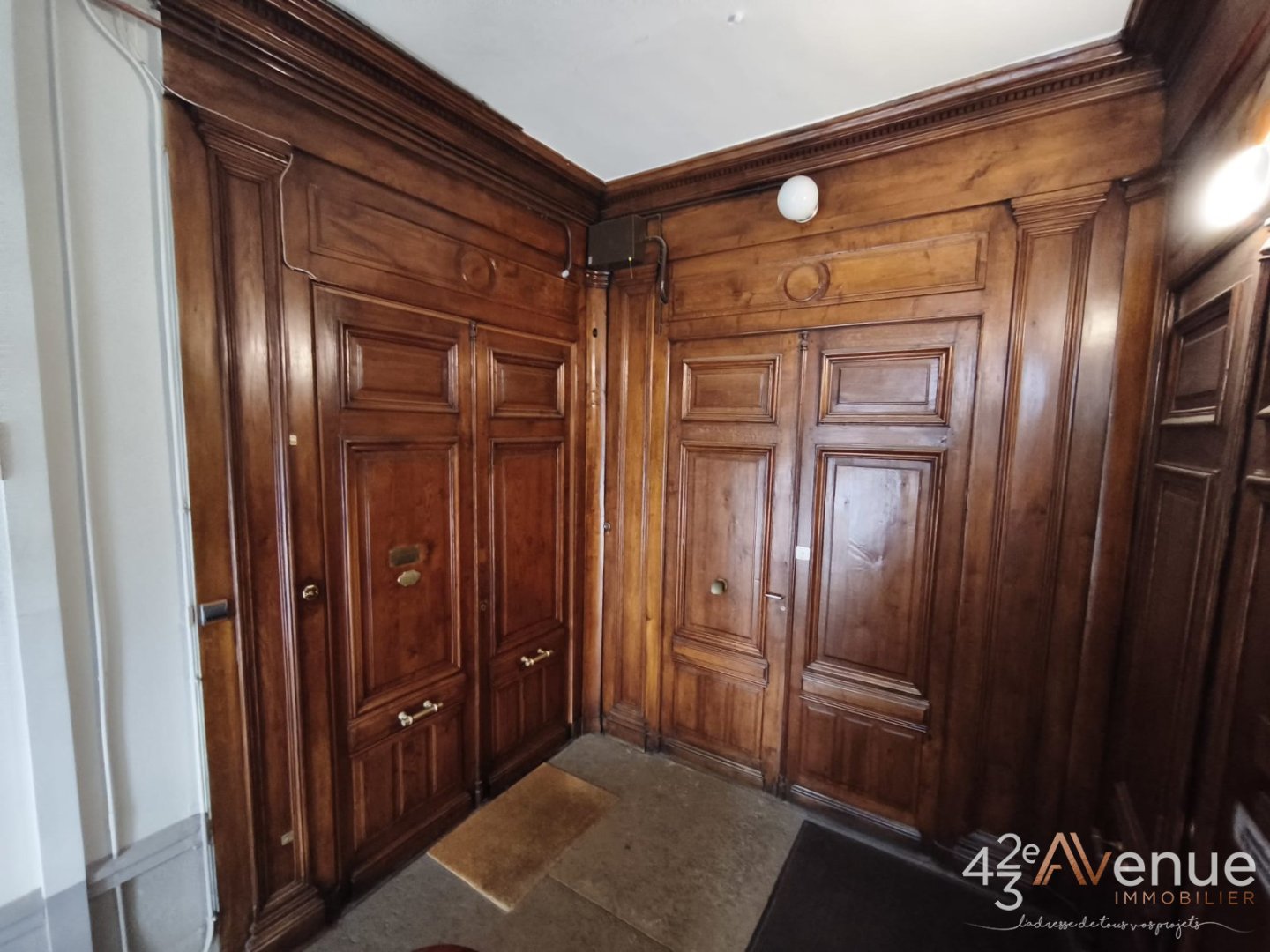 APPARTEMENT T5 A VENDRE - ST ETIENNE CENTRE VILLE - 208.22 m2 - 268�000�&euro;