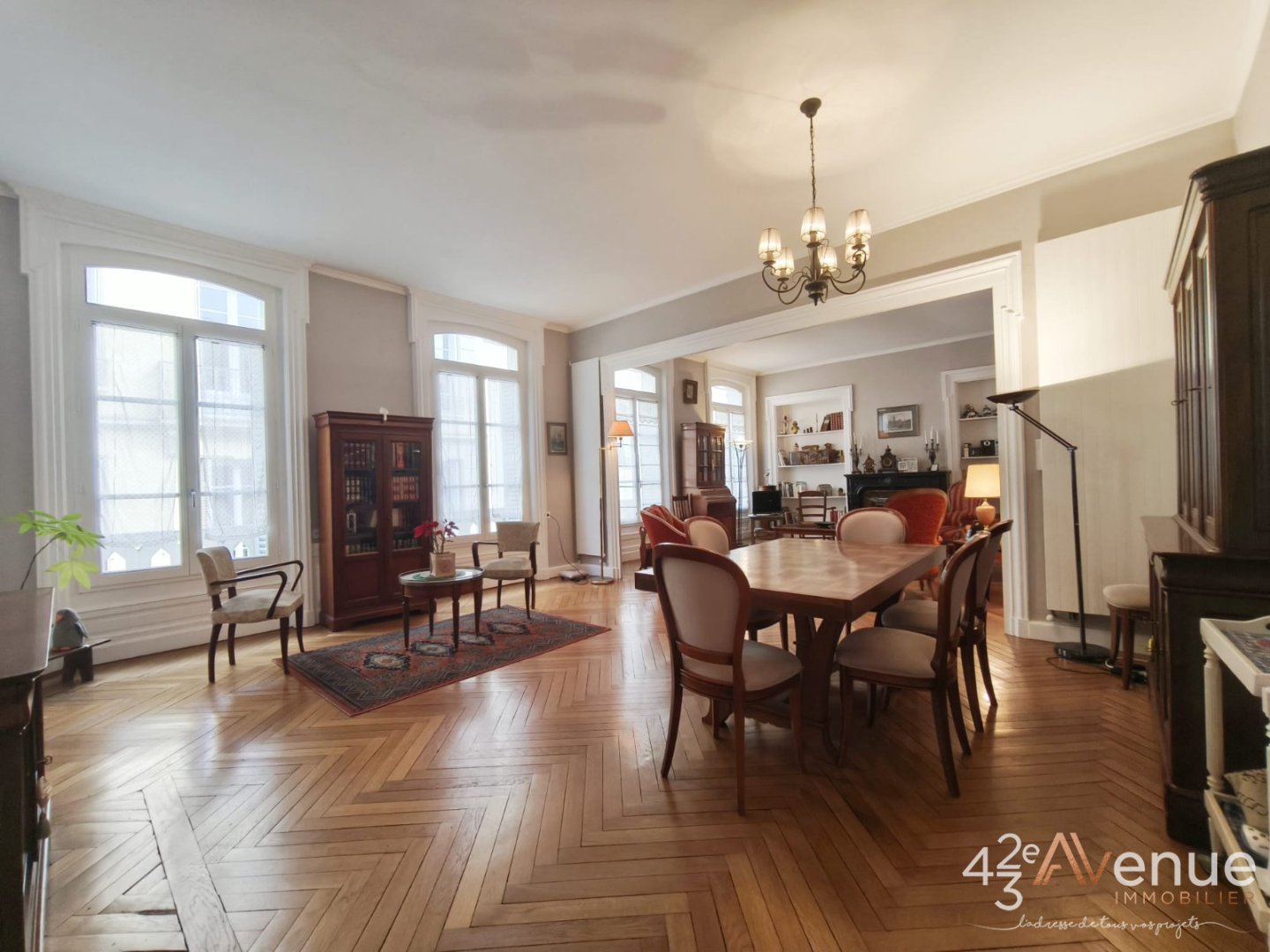 APPARTEMENT T5 A VENDRE - ST ETIENNE CENTRE VILLE - 208.22 m2 - 268�000�&euro;