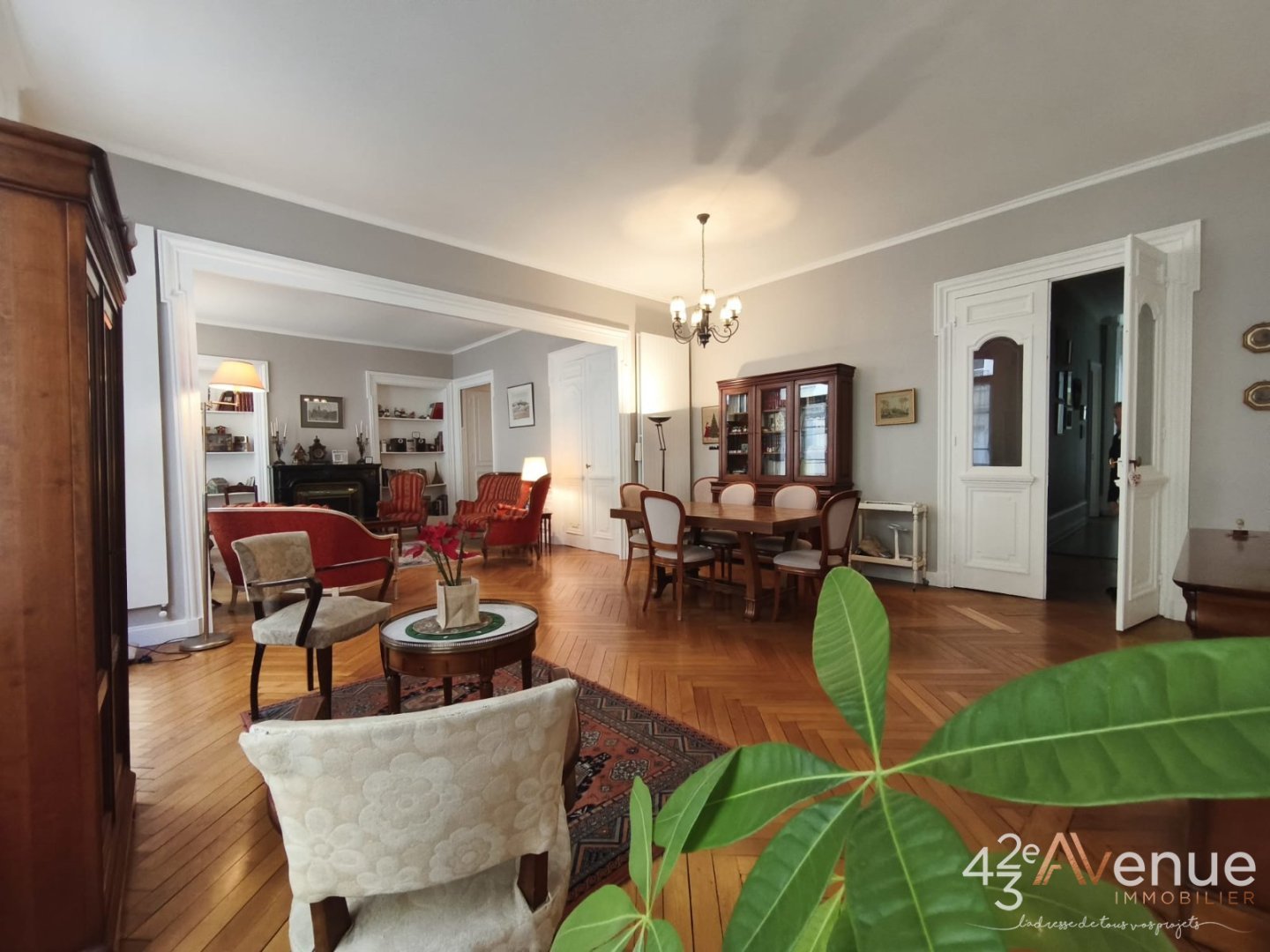 APPARTEMENT T5 A VENDRE - ST ETIENNE CENTRE VILLE - 208.22 m2 - 268�000�&euro;