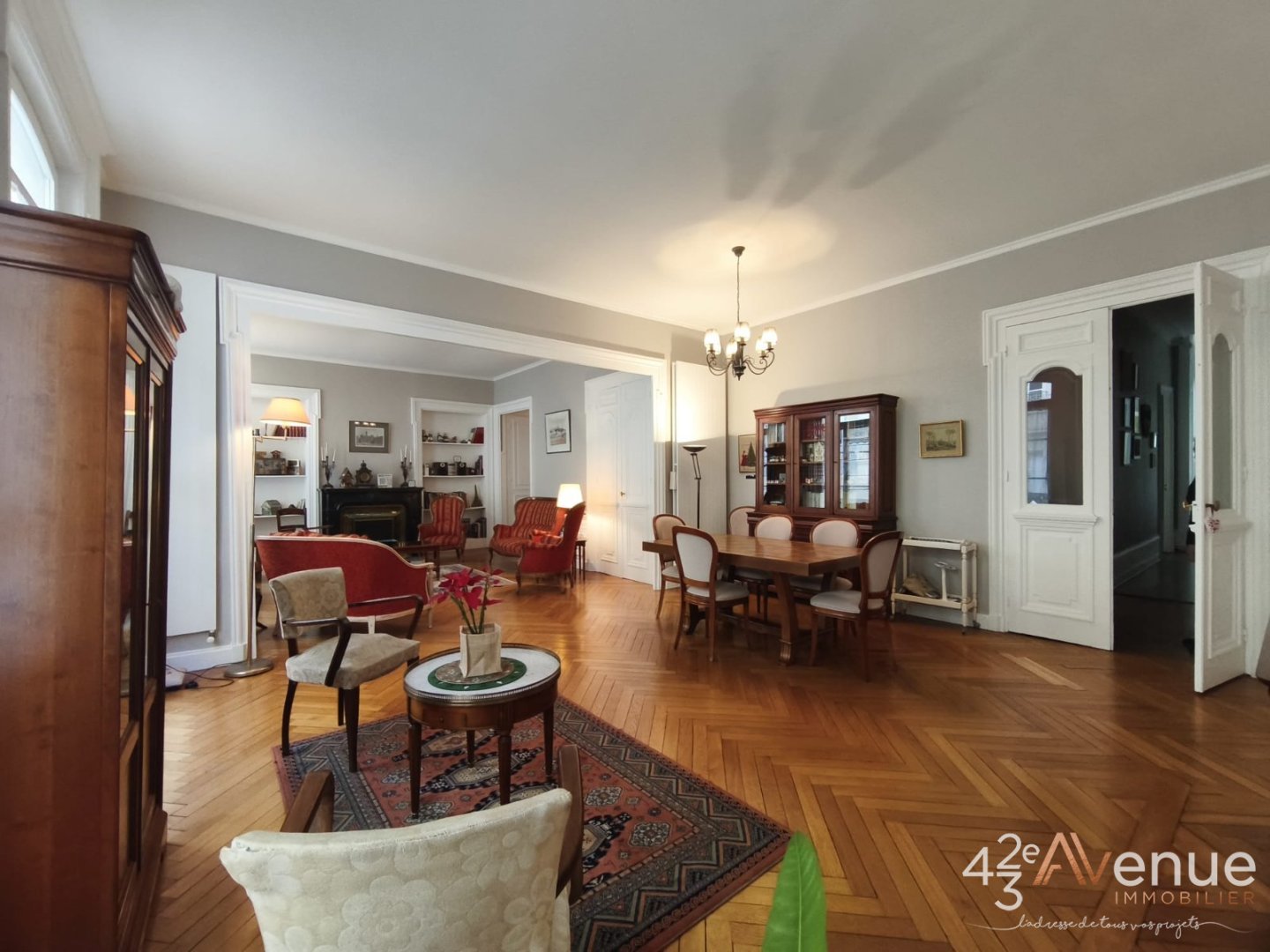 APPARTEMENT T5 A VENDRE - ST ETIENNE CENTRE VILLE - 208.22 m2 - 268�000�&euro;