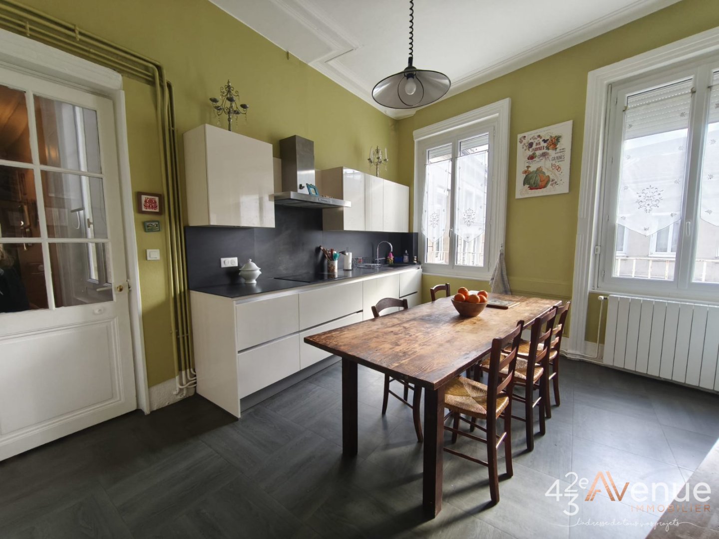 APPARTEMENT T5 A VENDRE - ST ETIENNE CENTRE VILLE - 208.22 m2 - 268�000�&euro;