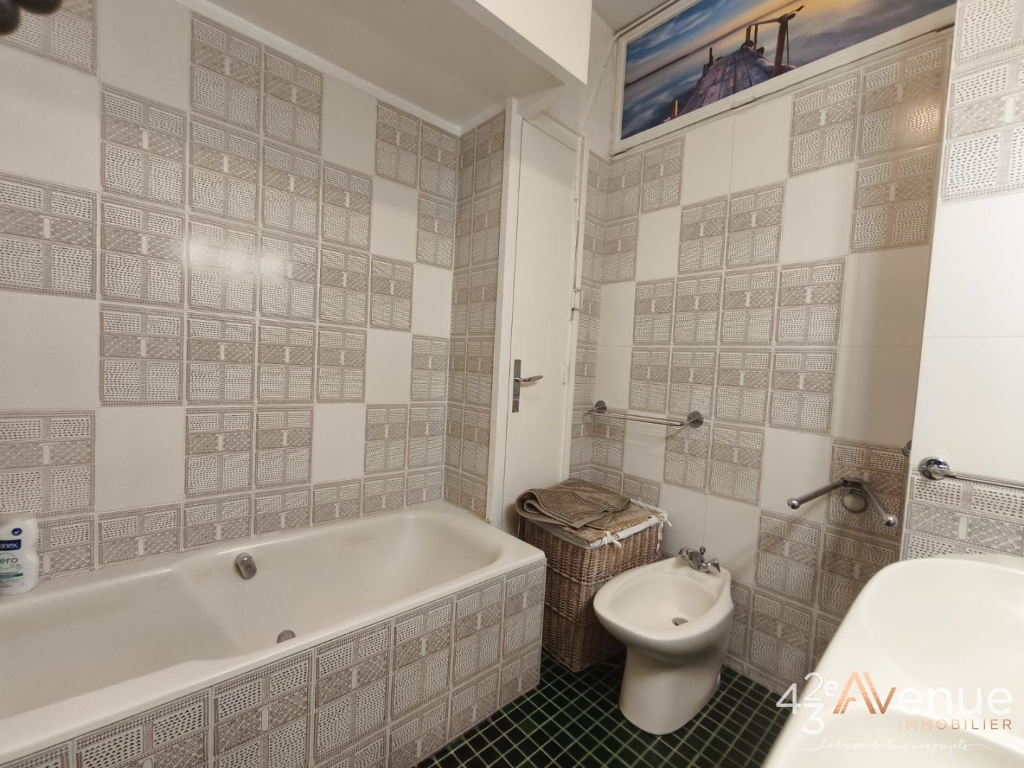 APPARTEMENT T5 A VENDRE - ST ETIENNE CENTRE VILLE - 178 m2 - 198 000 &euro;