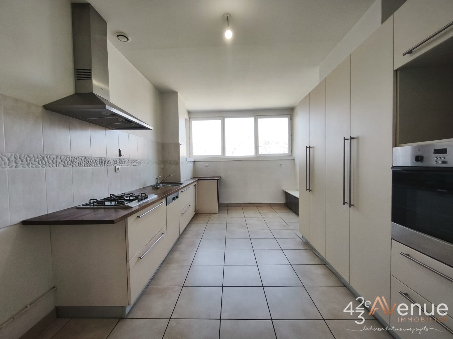 APPARTEMENT T5 A VENDRE - ST ETIENNE CENTRE VILLE - 178 m2 - 198 000 &euro;