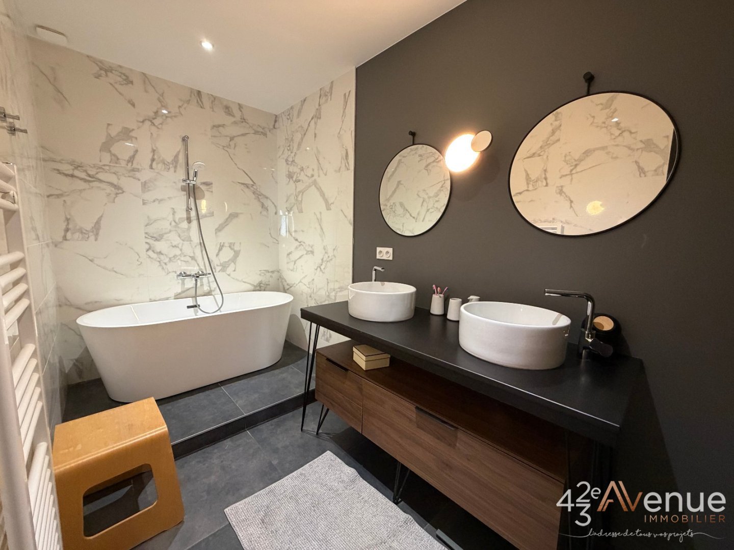 APPARTEMENT T5 A VENDRE - ST ETIENNE CENTRE VILLE - 200 m2 - 420 000 &euro;
