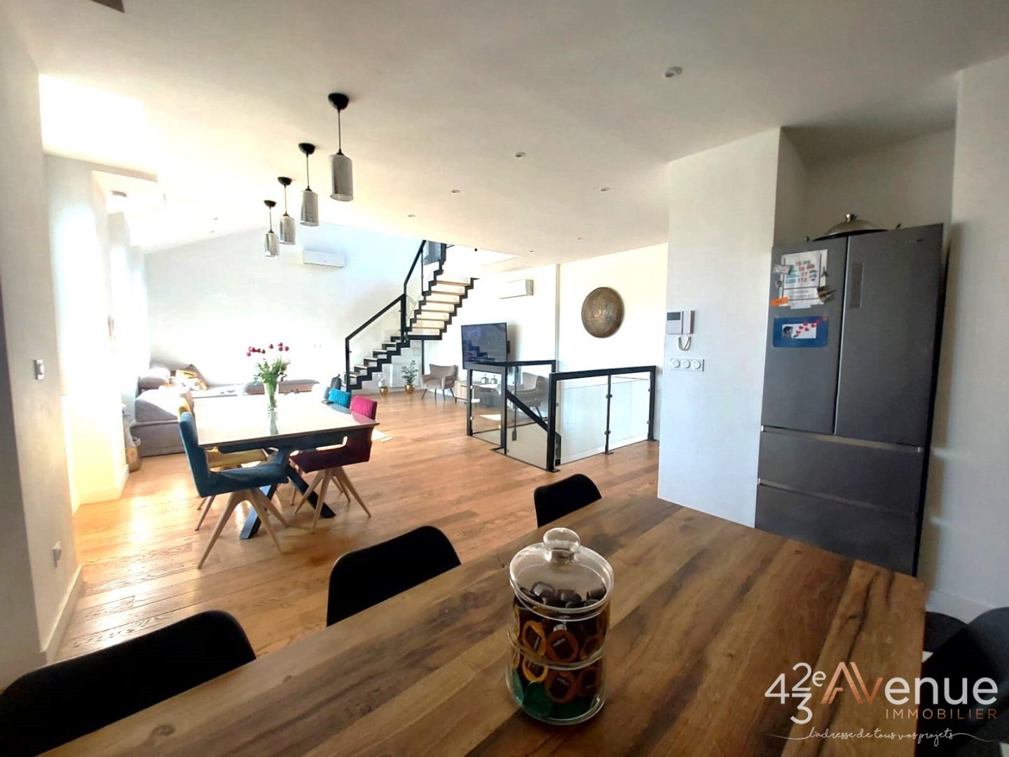 APPARTEMENT T5 - ST ETIENNE CHATEAUCREUX - 157 m2 - 260000€