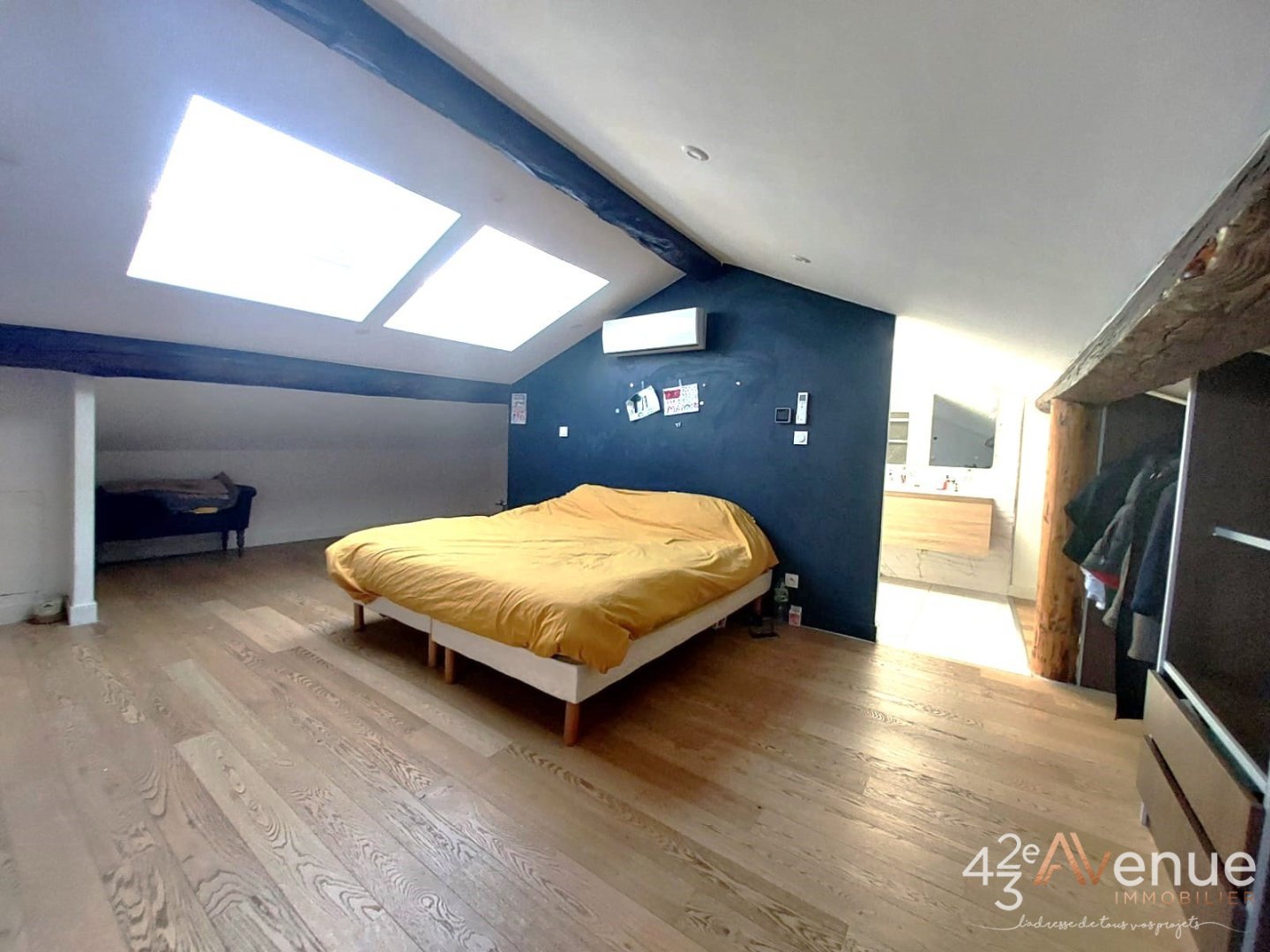 APPARTEMENT T5 - ST ETIENNE CHATEAUCREUX - 157 m2 - 260000€