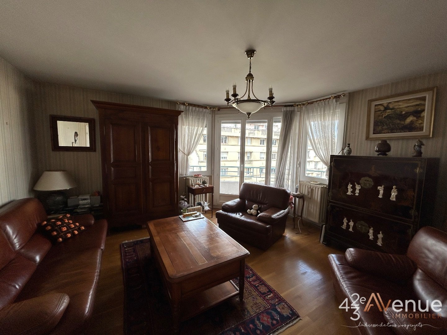 APPARTEMENT T5 - ST ETIENNE FACULTE   CENTRE DEUX - 105.7 m2 - 139000€