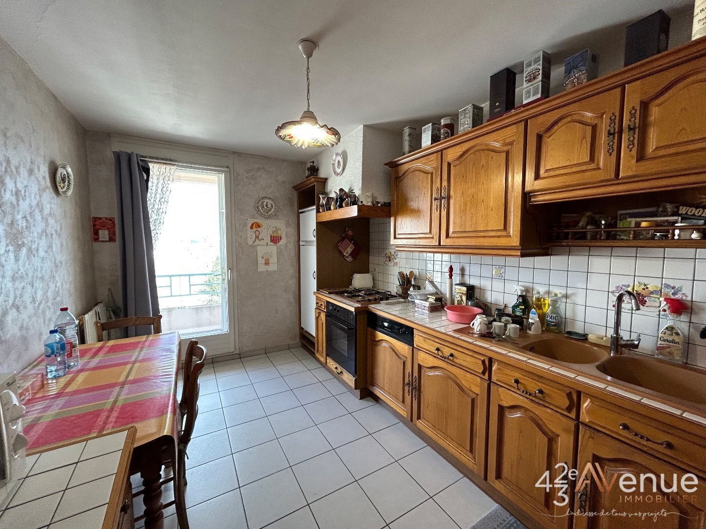 APPARTEMENT T5 - ST ETIENNE FACULTE   CENTRE DEUX - 105.7 m2 - 139000€