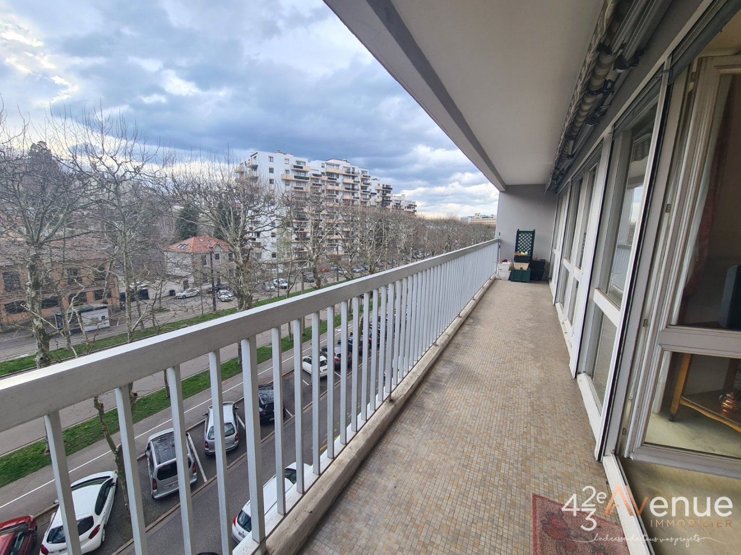 APPARTEMENT T5 A VENDRE - ST ETIENNE FAURIEL - 108 m2 - 150000€
