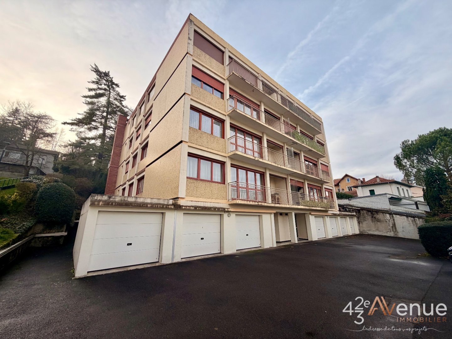 F5 de 144 m2 hab proche Cours Fauriel A VENDRE - ST ETIENNE FAURIEL - 144 m2 - 180�000�&euro;