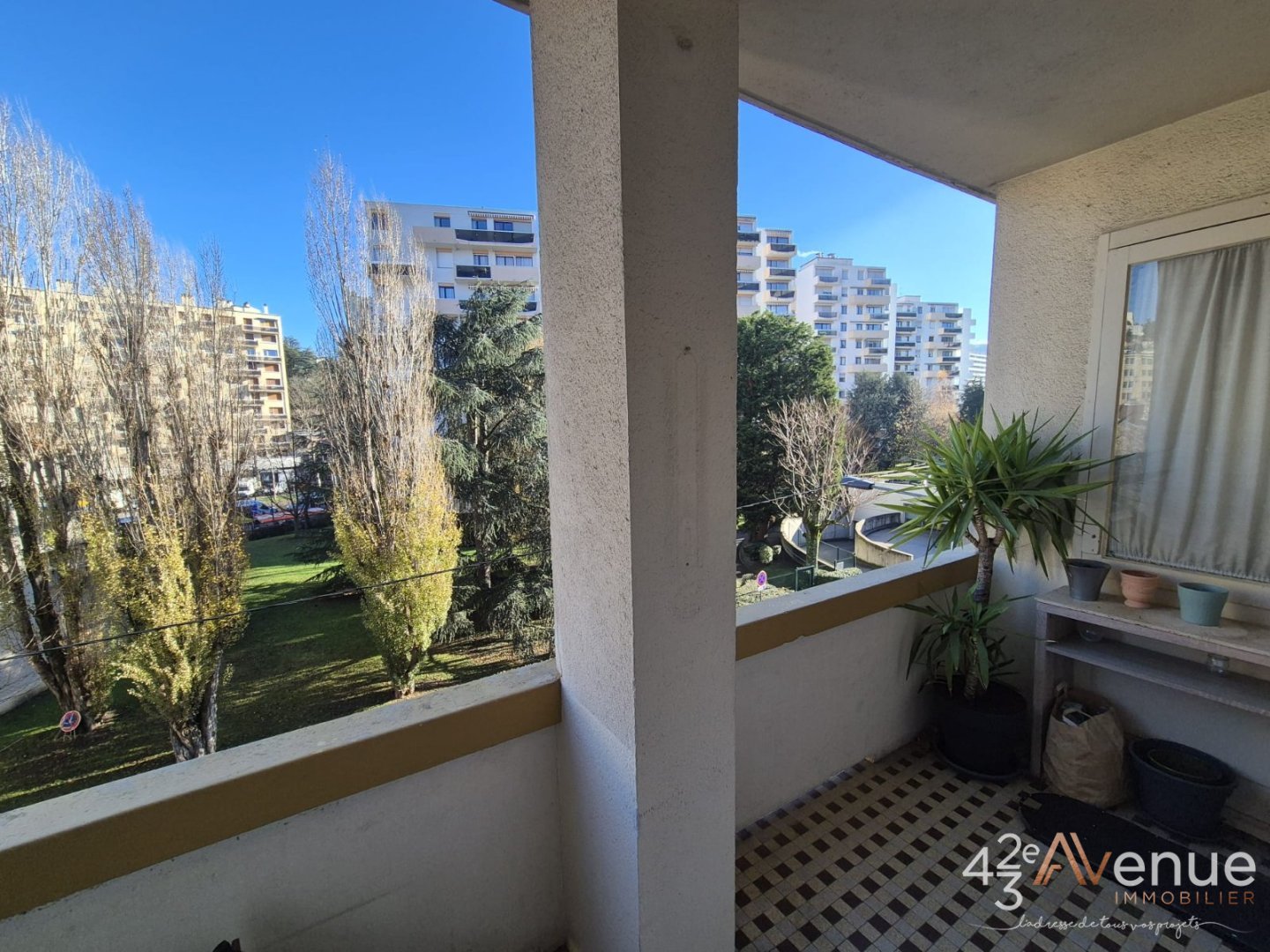 APPARTEMENT T5 A VENDRE - ST ETIENNE FAURIEL - 95.94 m2 - 129 500 &euro;