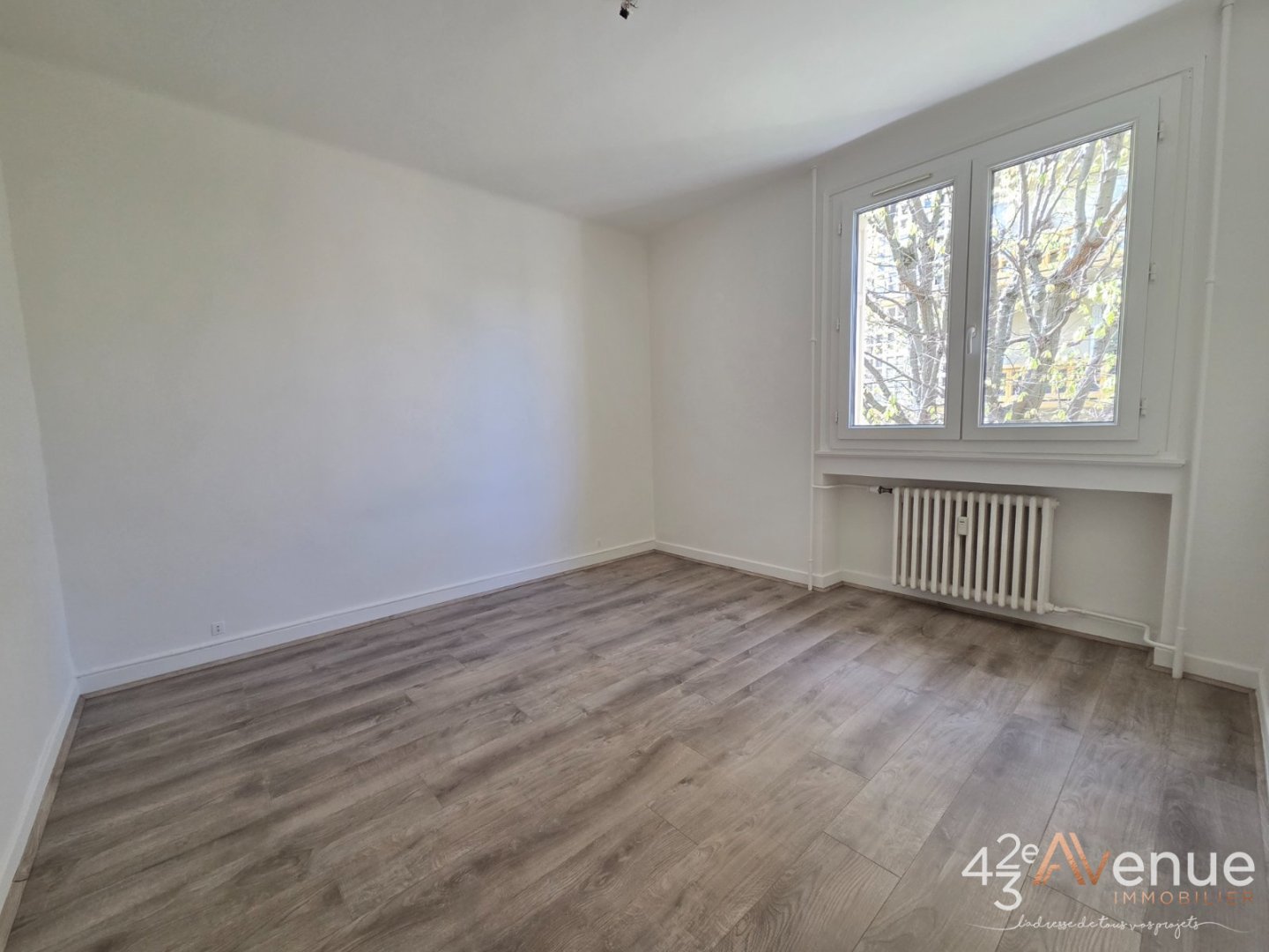 APPARTEMENT T5 A VENDRE - ST ETIENNE FAURIEL - 95.94 m2 - 129 500 &euro;