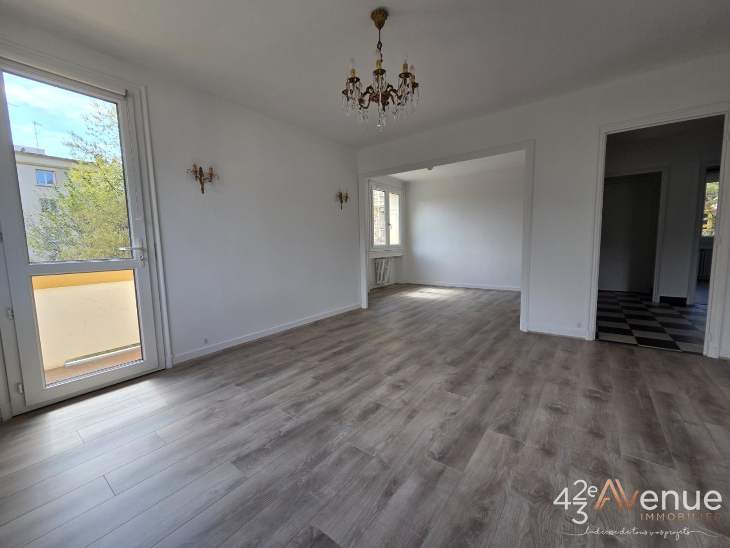 APPARTEMENT T5 A VENDRE - ST ETIENNE FAURIEL - 95.94 m2 - 129 500 &euro;