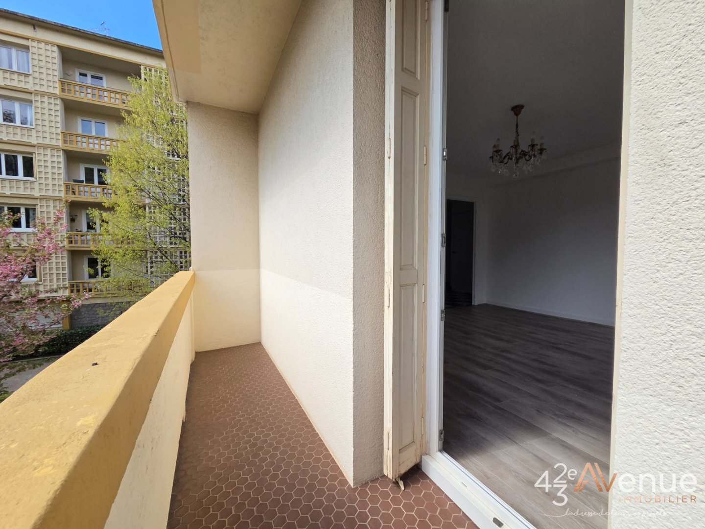 APPARTEMENT T5 A VENDRE - ST ETIENNE FAURIEL - 95.94 m2 - 129 500 &euro;