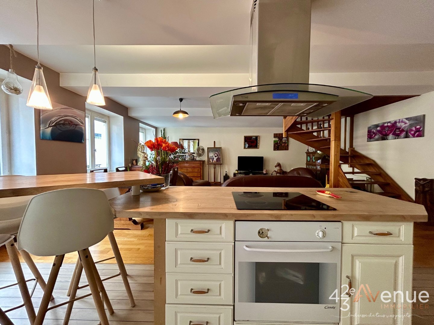 APPARTEMENT T5 A VENDRE - ST ETIENNE Jean Jaurs - 141.48 m2 - 140000€