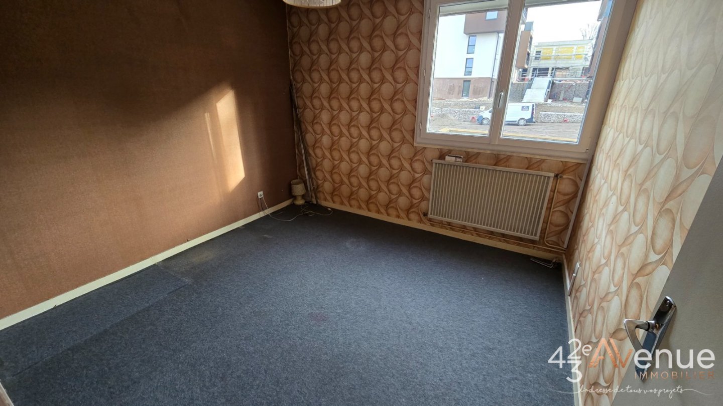 APPARTEMENT T5 - ST ETIENNE LA METARE - 86.17 m2 - 99600€