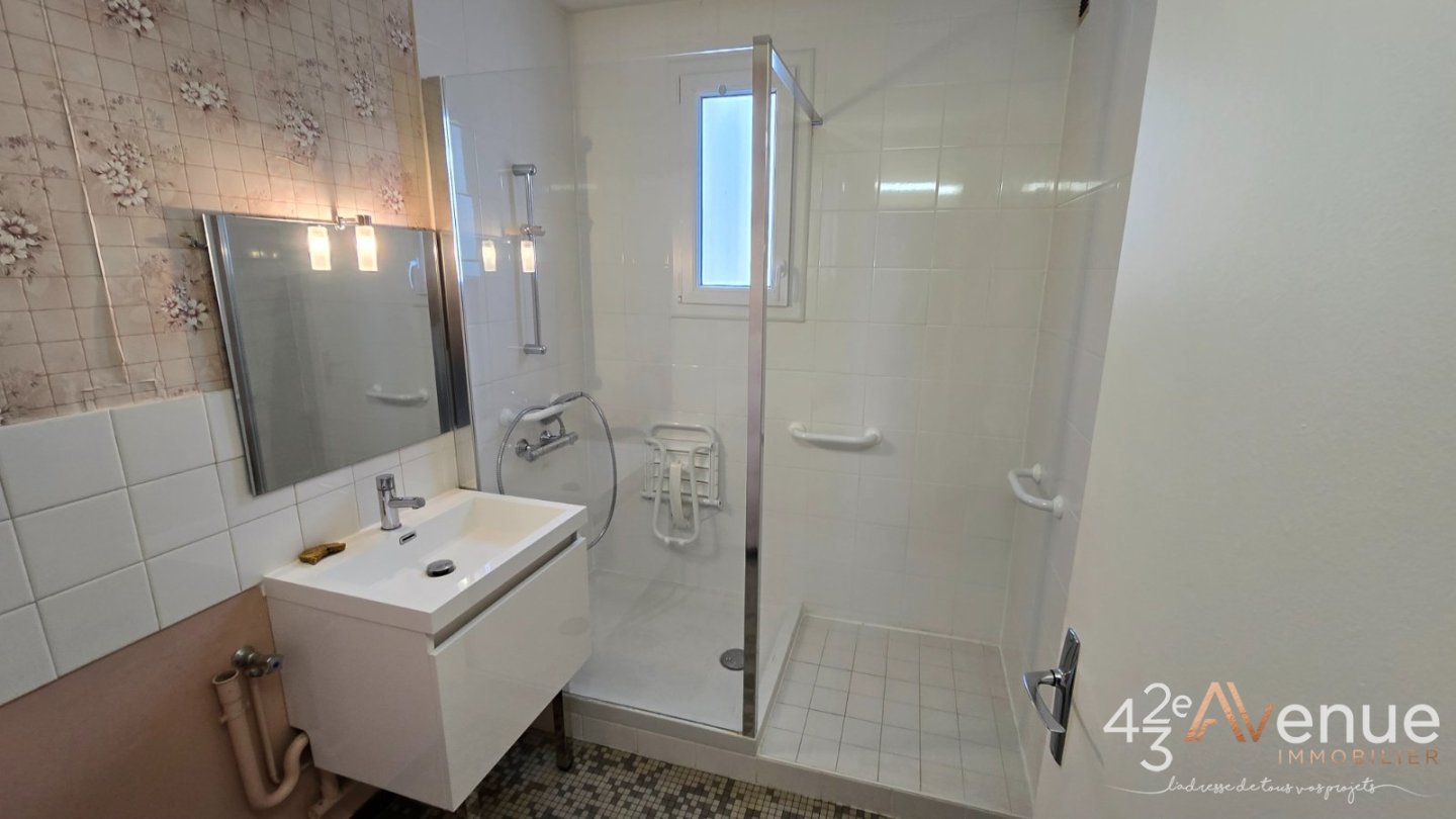 APPARTEMENT T5 - ST ETIENNE LA METARE - 86.17 m2 - 99600€