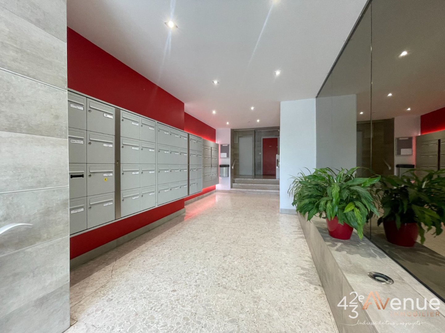 Appartement rénové 4 chambres La Métare - ST ETIENNE LA METARE - 96.25 m2 - 119 800 €