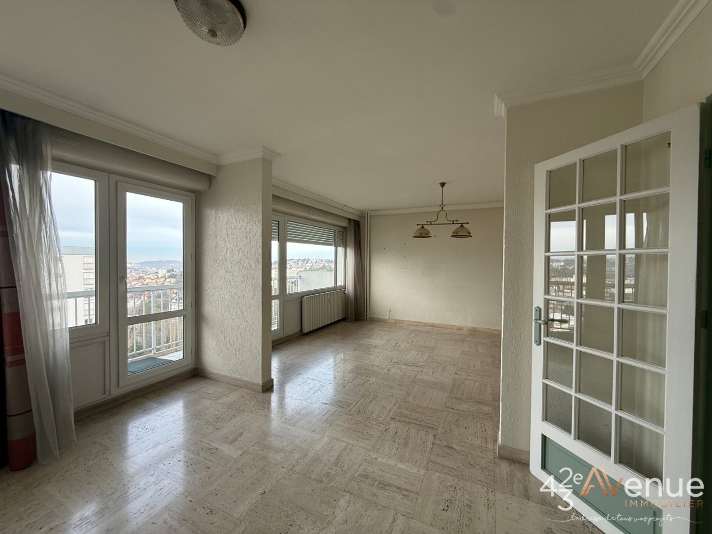 Appartement type 5 secteur La Metare A VENDRE - ST ETIENNE LA METARE - 98.27 m2 - 95�000�&euro;