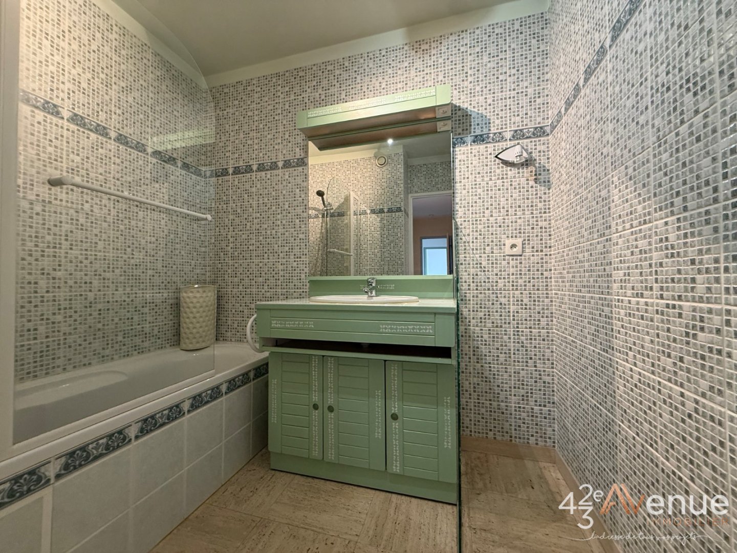 Appartement type 5 secteur La Metare A VENDRE - ST ETIENNE LA METARE - 98.27 m2 - 95�000�&euro;