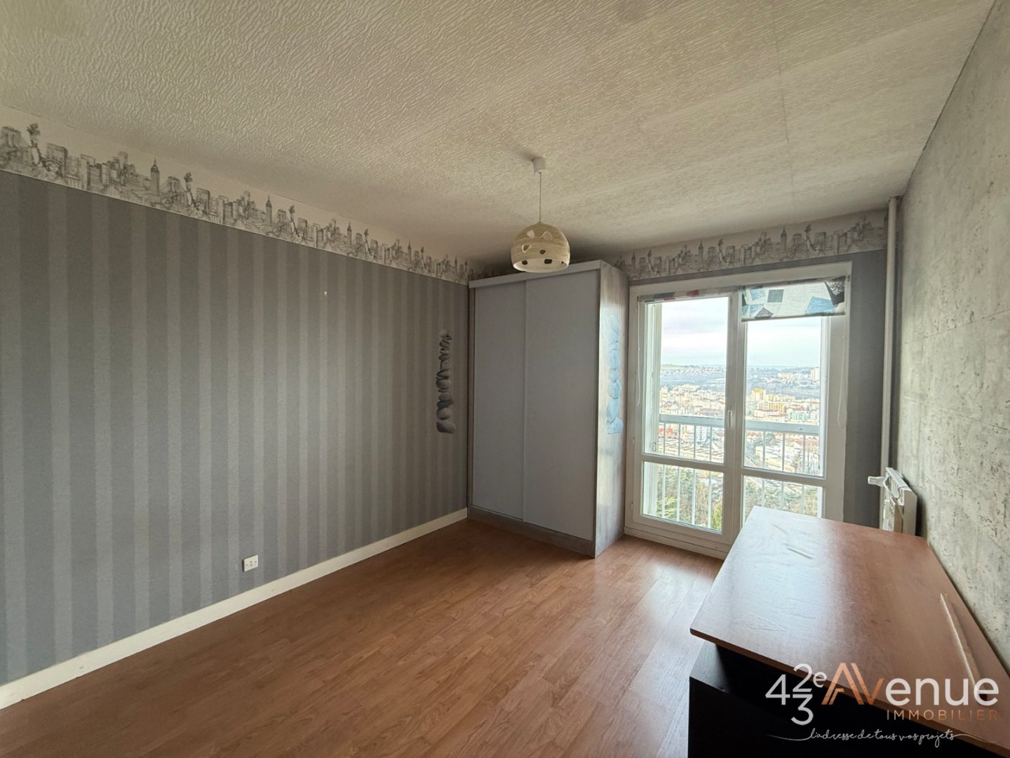 Appartement type 5 secteur La Metare A VENDRE - ST ETIENNE LA METARE - 98.27 m2 - 95�000�&euro;
