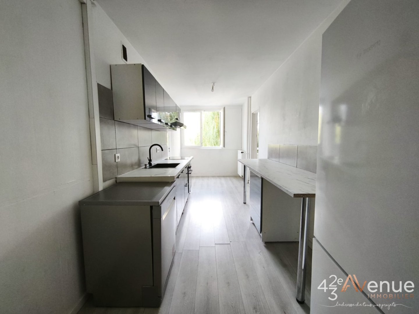APPARTEMENT T5 A VENDRE - ST ETIENNE LA METARE - 96 m2 - 129 000 &euro;