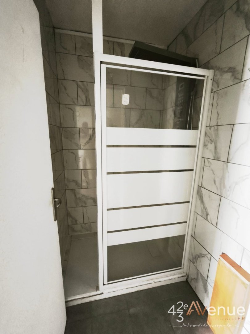 APPARTEMENT T5 A VENDRE - ST ETIENNE LA METARE - 96 m2 - 129 000 &euro;