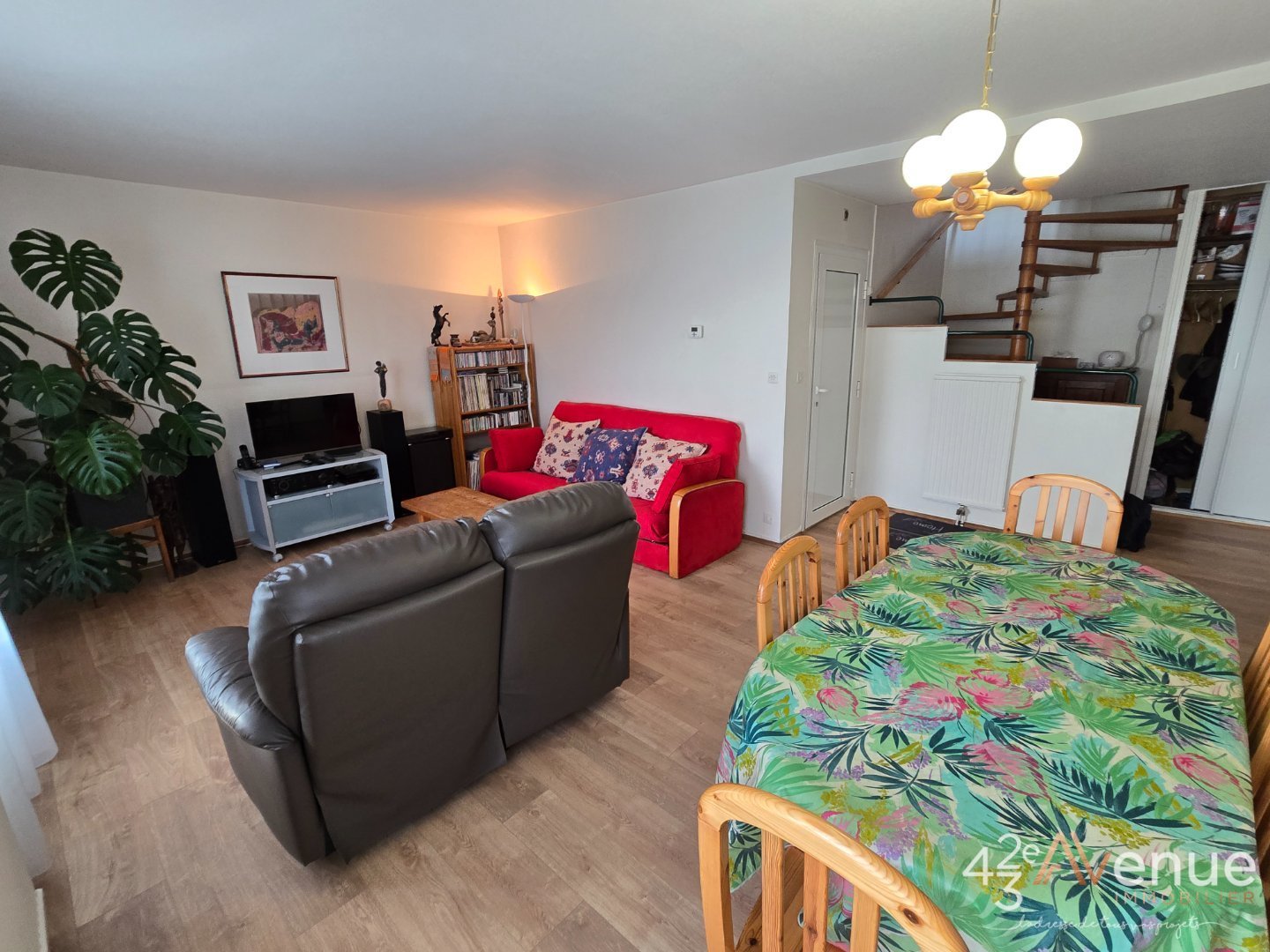 APPARTEMENT T5 - ST ETIENNE MONTAUD - 115.34 m2 - 130 500 €