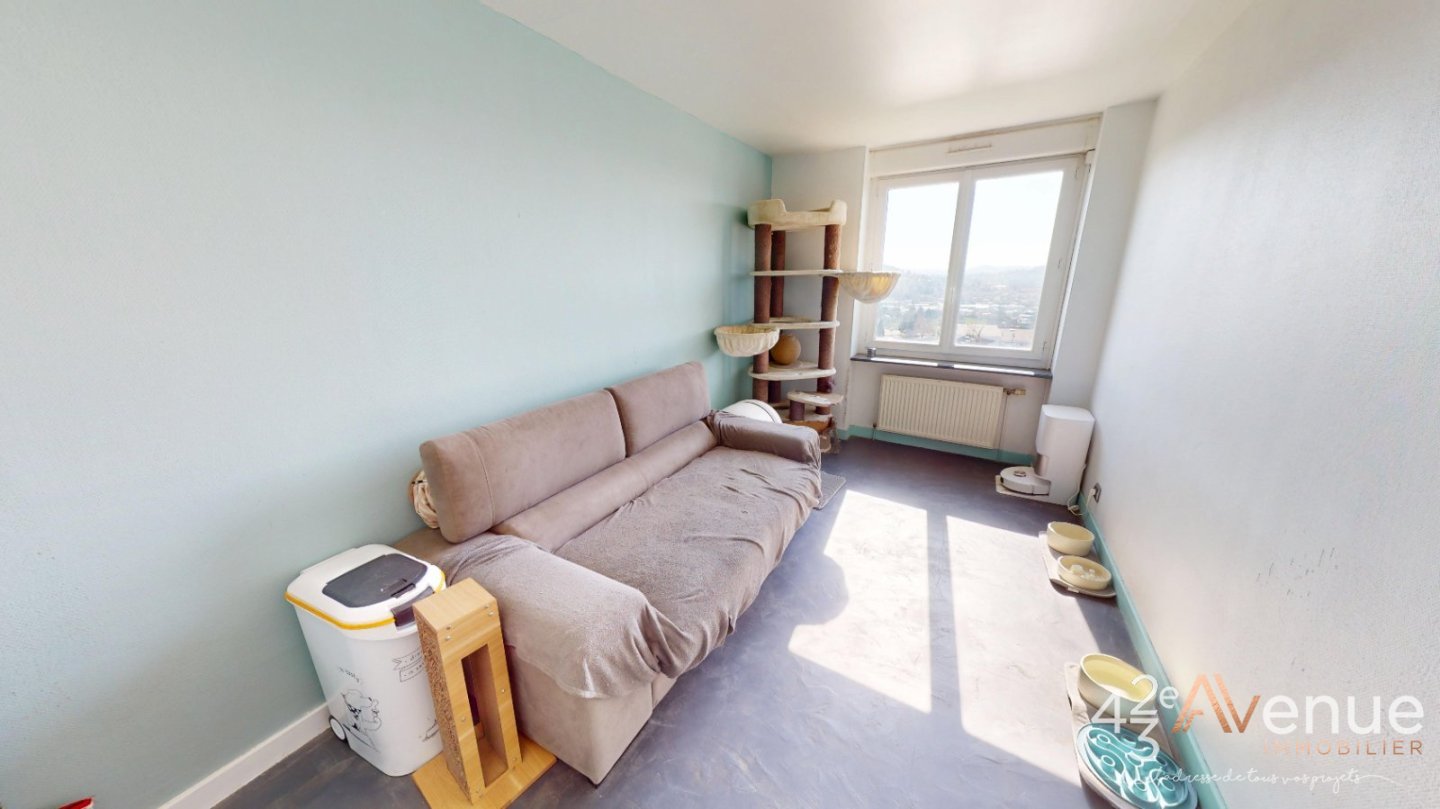 APPARTEMENT T5 A VENDRE - ST GENEST LERPT - 91.08 m2 - 195 000 &euro;