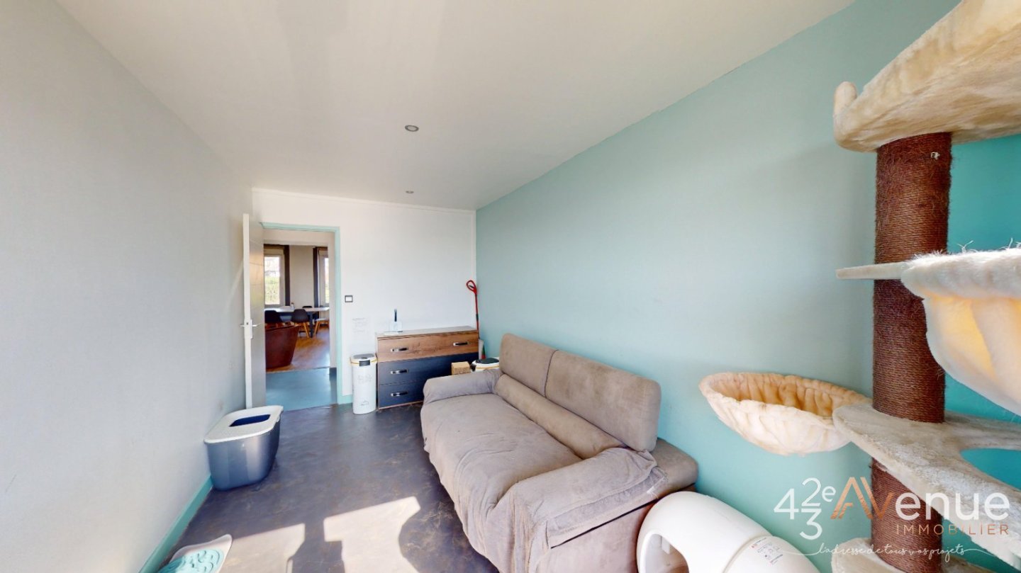 APPARTEMENT T5 A VENDRE - ST GENEST LERPT - 91.08 m2 - 195 000 &euro;