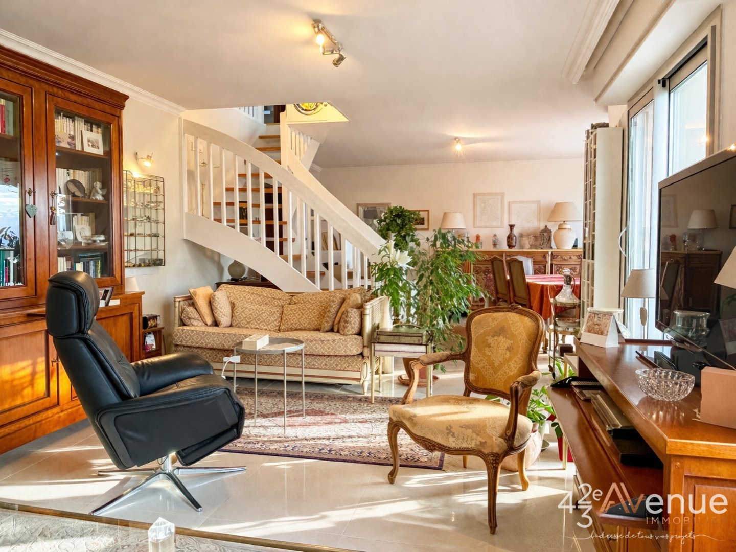 APPARTEMENT T5 A VENDRE - ST PRIEST EN JAREZ - 160.72 m2 - 349 000 &euro;