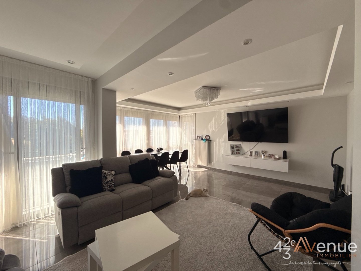 APPARTEMENT T5 A VENDRE - VILLARS - 98.36 m2 - 137 000 &euro;