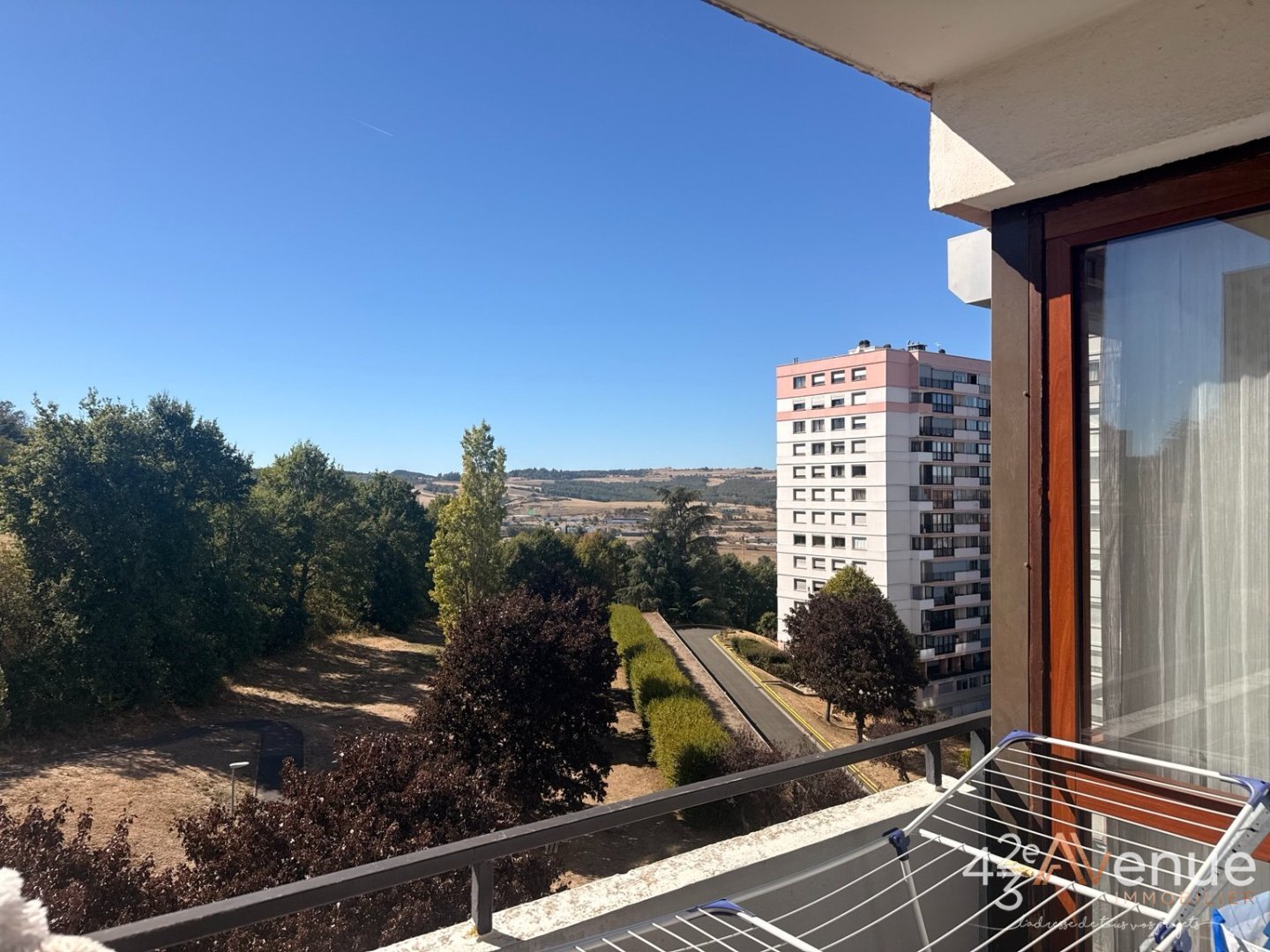 APPARTEMENT T5 A VENDRE - VILLARS - 98.36 m2 - 137 000 &euro;