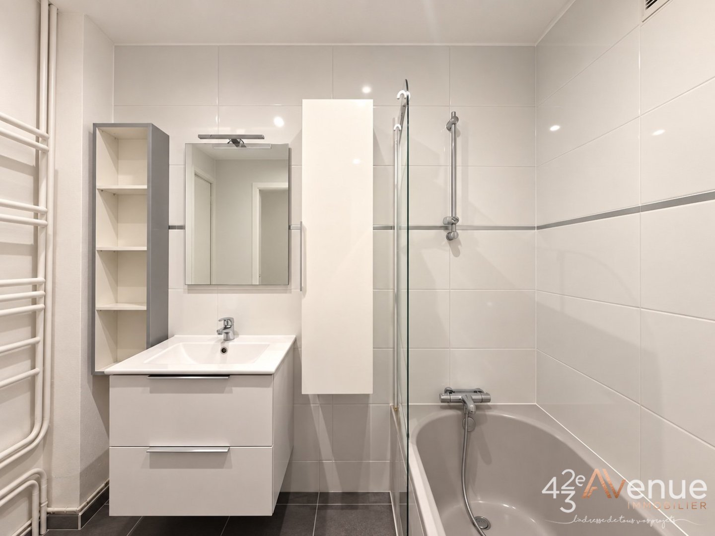 APPARTEMENT T5 A VENDRE - VILLARS - 98.36 m2 - 137 000 &euro;