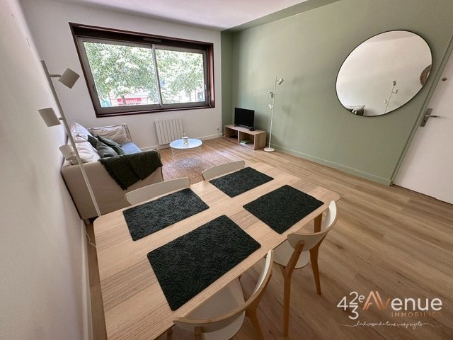 APPARTEMENT T6 A LOUER - ST ETIENNE FAC TREFILERIE - 94.29 m2 - 990 &euro; charges comprises par mois