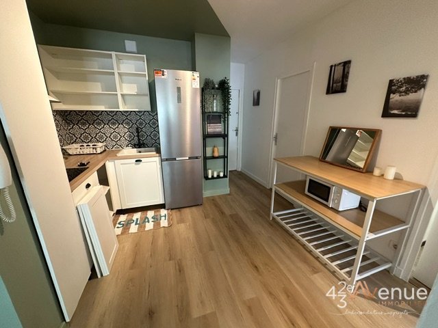 APPARTEMENT T6 A LOUER - ST ETIENNE FAC TREFILERIE - 94.29 m2 - 990 &euro; charges comprises par mois