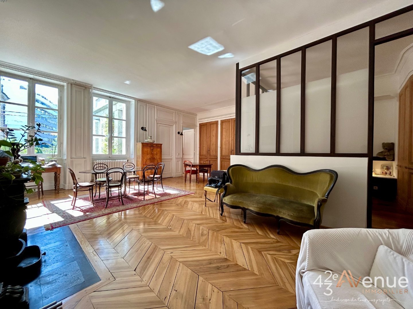 APPARTEMENT T6 A VENDRE - ST CHAMOND Centre-ville - 176.09 m2 - 245000€