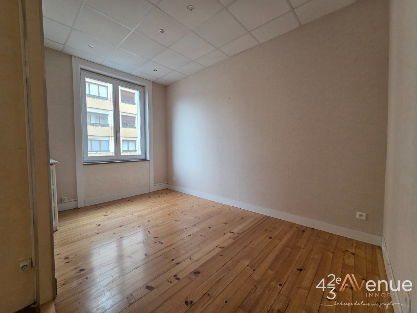 APPARTEMENT T6 A VENDRE - ST ETIENNE BADOUILLERE - 96.74 m2 - 99�000�&euro;